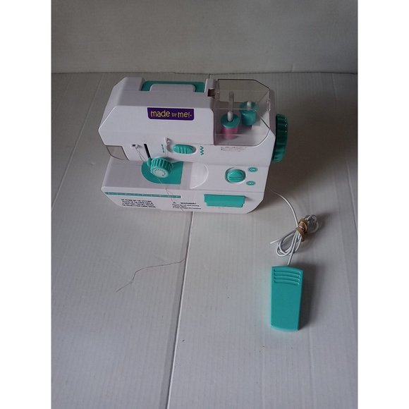 My Very Own Sewing Machine Motorized Machine for Kids Ages 8+ - Picture 7 of 16